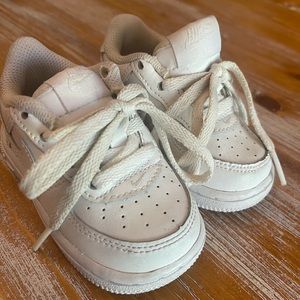 Infant Nike Air Force 1 in good condition. Never walked in.